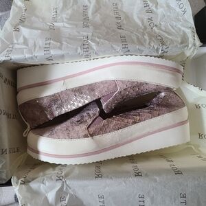 BNIB Ron White Nell slip on sneakers